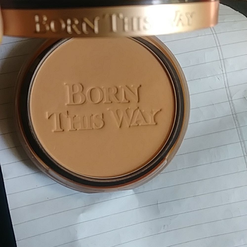Born this way cosmetic powder